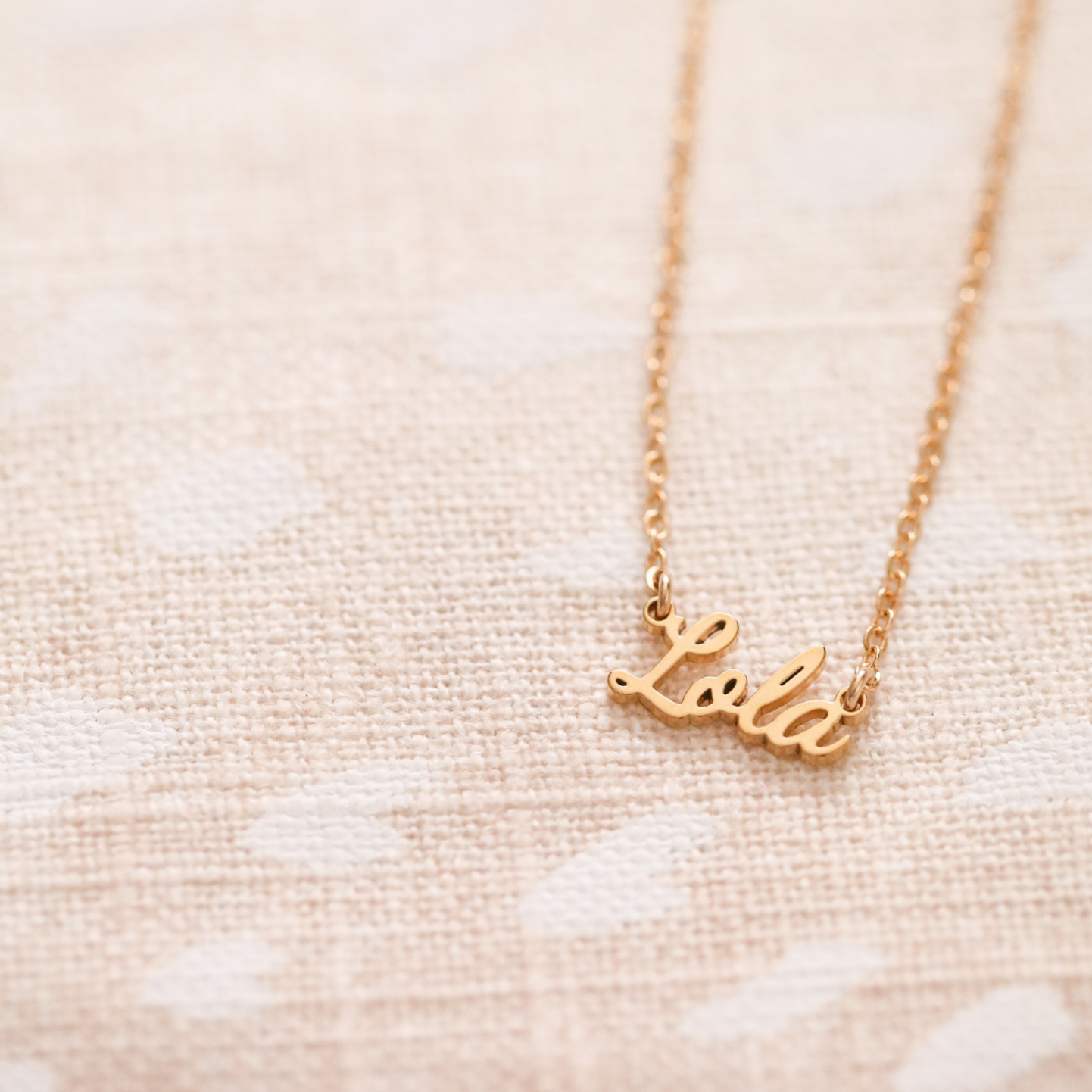 Nameplate Necklace - Cursive font style